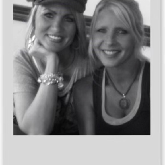 Meet your Posher, Lisa - Picture 4 of 5